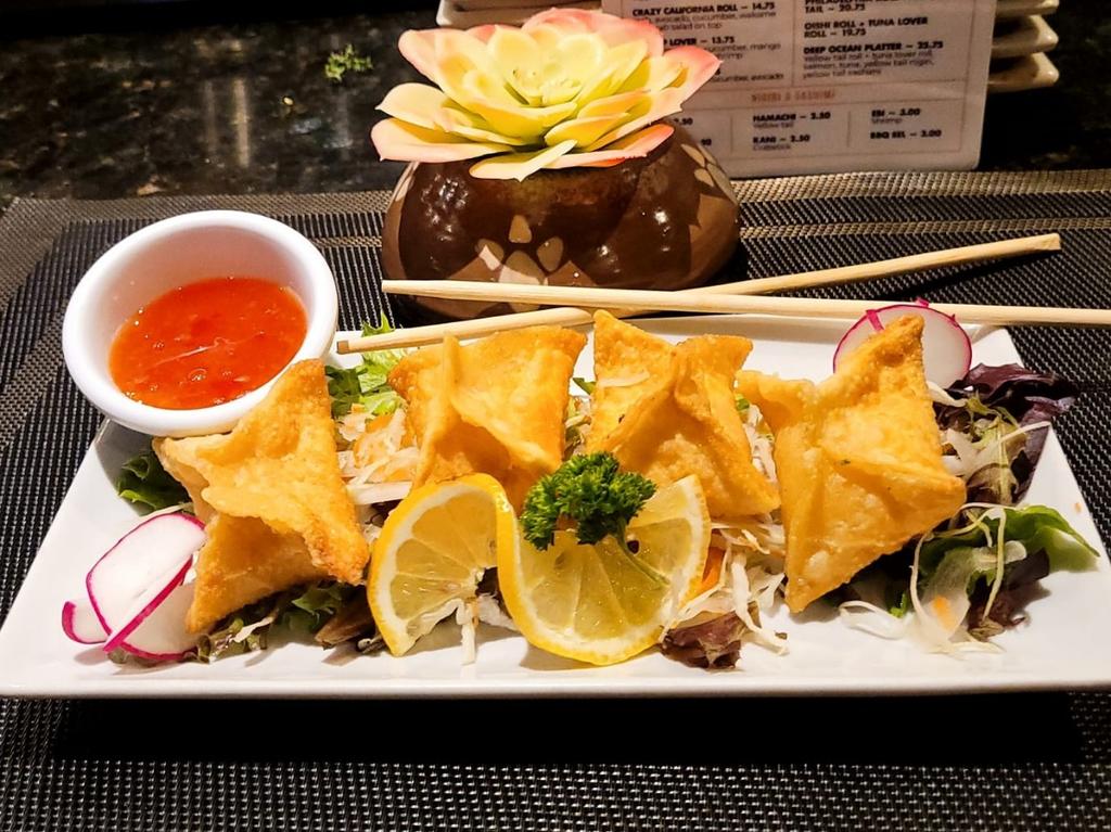 Crab Rangoons (4 Pieces)